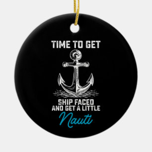 Zeit, um schiffslastig zu werden und eine kleine n keramik ornament
