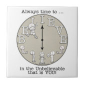 Zeit, zu glauben - Kleiner Junge und Uhr Fliese (Vorderseite)