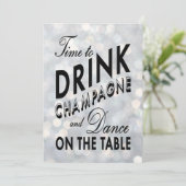 Zeit zum Trinken Champagner Feiertag Einladung (Stehend Vorderseite)