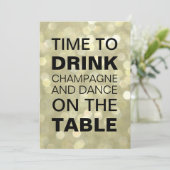 Zeit zum Trinken Champagner Gold Neujahr Einladung (Stehend Vorderseite)