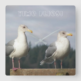 Zeitfliegen, die Seagulls-Foto vergießen Quadratische Wanduhr