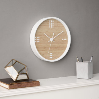 Zeitgemäße Punktzahlen auf Imitaten aus Holz Uhr