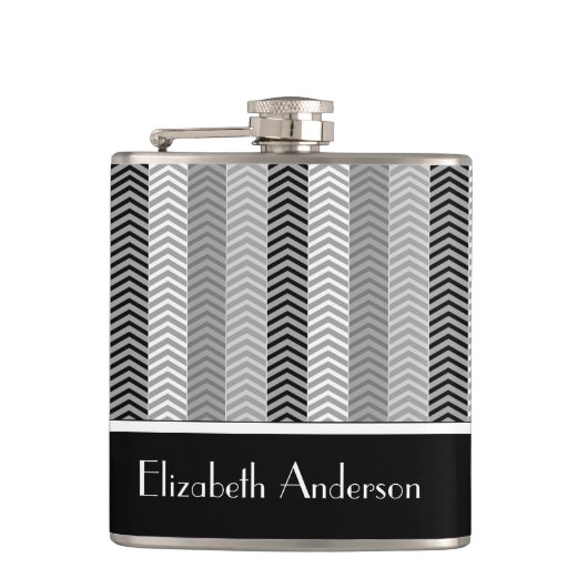 Zeitgemäße Schwarz-weiße Zickzack Streifen und Nam Flachmann (Vorderseite)