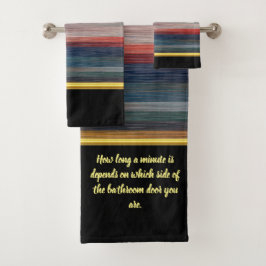 Zeitgenössisch abstrakt in rotem und braunem Silbe Badhandtuch Set