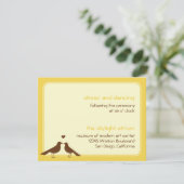 Zeitgenössische Liebesvögel Gelbe Hochzeitsempfang Begleitkarte (Stehend Vorderseite)
