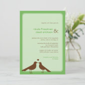 Zeitgenössische Liebesvögel Grüne Hochzeitseinladu Einladung (Stehend Vorderseite)