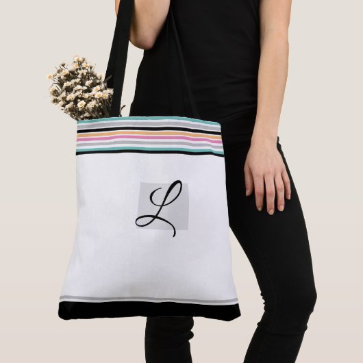 Zeitgenössische moderne Mit Monogramm Tasche Strip (Von Nahem)