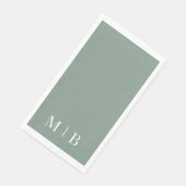 Zeitgenössische Monogram Dark Sage Hochzeit Serviette (Ecke)
