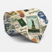 zeitgenössische Reiserollage Krawatte (Gerollt)