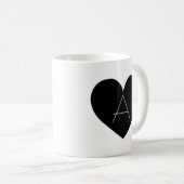 Zeitgenössische Schwarzes Herz Einfache Monogramm- Kaffeetasse (VorderseiteRechts)