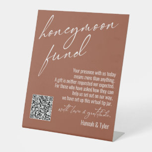 Zeitgenössischer Flitterwochen-Fonds QR-Code Terra Sockelschild