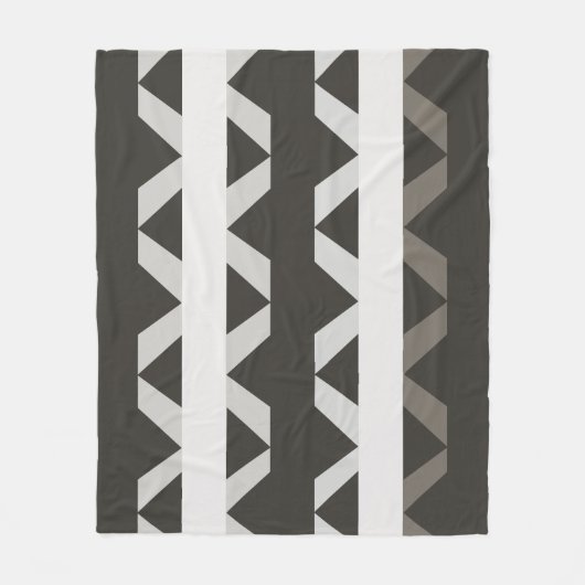 Zeitgenössisches graues Triangle-Muster Fleecedecke (Vorderseite)