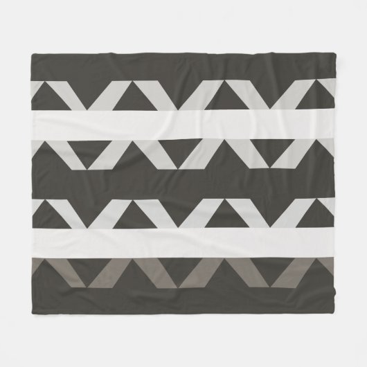 Zeitgenössisches graues Triangle-Muster Fleecedecke (Vorderseite (Horizontal))
