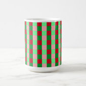 Zeitgenössisches Weihnachts-Schachbrettmuster Kaffeetasse (Mittel)