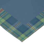 Zeitlos blau und grün Tartan Monogram | Tischdecke (Schrägansicht)