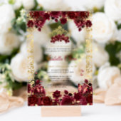 Zeitlos Burgund Floral Gold Arch Quinceanera Acryleinladungen