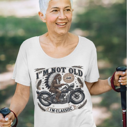 Zeitlose Eleganz: Klassische Schönheit vereint T-Shirt