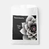 Zeitlose Eleganz: Schwarz & Silber Blossom Hochzei Geschenktütchen (Vorderseite)
