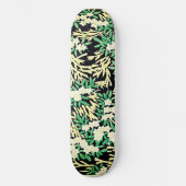 Zeitlose Eleganz: Waldbilder Vintag Skateboard (Vorderseite)