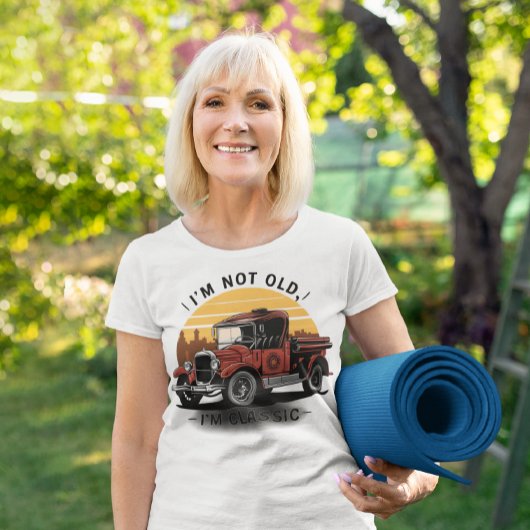 Zeitlose Schönheit: nicht alt, sondern klassisch T-Shirt