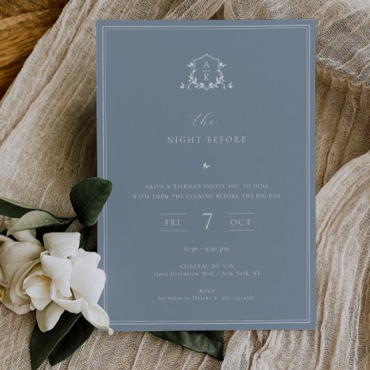 Zeitlose Weinstöcke die Nacht vor duftendem Blau Einladung