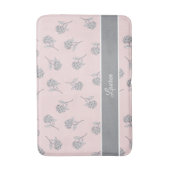 Zeitloser botanischer Bloom Soft Pink Monogramm-Ba Badematte (Vorderseite Vertikal)