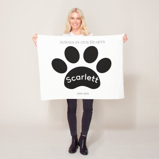 Zeitloser Schwarz-Weiß-Pfotenabdruck-Tribut Fleecedecke (Beispiel)