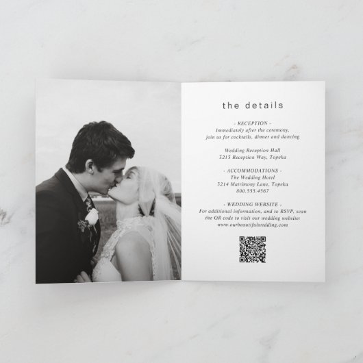 Zeitloser schwarzer und weißer QR-Code Moderne Hoc Einladung (Innenseite)