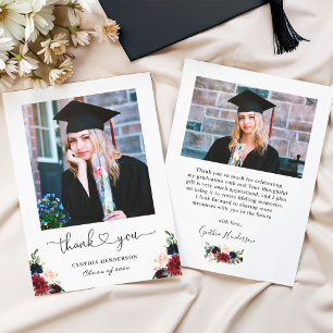 Zeitloses Burgundy Florals Graduate Foto Dankeskarte