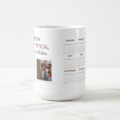 Zeitloses Foto der Familie für den Kalender 2025 Kaffeetasse (Mittel)