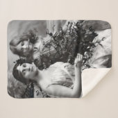 Zeitloses Portrait von Mutter und Tochter Sherpadecke (Vorderseite (Horizontal))