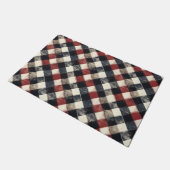 Zeitloses Retro Navy und Kariertes rotes Muster Fußmatte (Schrägansicht)
