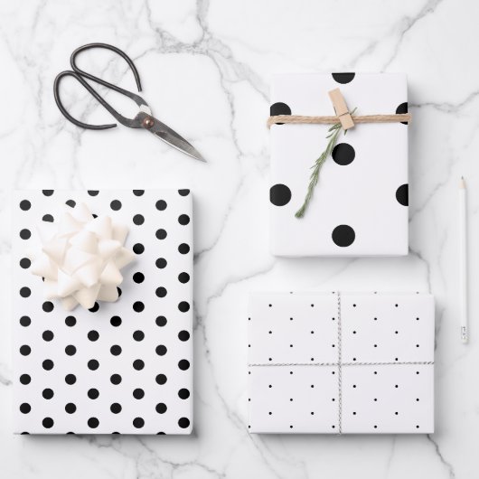 Zeitloses Schwarz-weißes Polka Dot Geschenkpapier (Vorderseite)