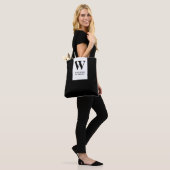 Zeitloses schwarzes Hochzeitsmonogramm | Minimalis Tasche (Am Model)