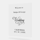Zeitloses Script Schwarz und Weiß Hochzeit Willkom Acrylschild (Winkel)