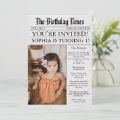 Zeitung Einzigartiger Spaß Foto 1. Geburtstag Part Einladung (Stehend Vorderseite)