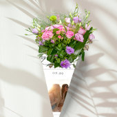 Zeitung Galentines Day Blume Bouquet Rotes Herz Geschenkpapier