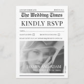 Zeitung Schwarz-weißes einzigartiges Foto Hochzeit Begleitkarte (Vorderseite)