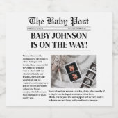 Zeitungsschwangerschaft Baby Shower Ankündigung Schaumweinetikett (Einzelnes Label)