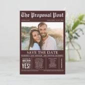 Zeitungsstil Burgundy Red Save the Date Foto (Stehend Vorderseite)