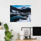 Zelenci Quellen bei Dämmerung Poster (Heimbüro)