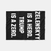 Zelenskyy Is A Hero.  Fleecedecke (Vorderseite (Horizontal))