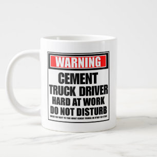 Zement-Lkw-Fahrer hart am Arbeitsplatz Jumbo-Tasse