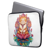 Zen-Katzen-Vibes � meditierende Kitty psychedelisc Laptopschutzhülle (Vorderseite Links)