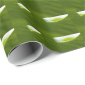 Zen Liebe Green Lotus Leaf Wasserfall Geschenkpapier (Rolleneckpunkt)