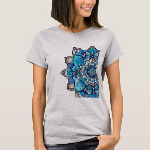 Zen Mindfulness Art - kompliziertes Mandala Design T-Shirt