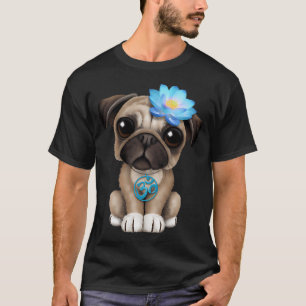 Zen-Mops-Welpe mit blauem Yoga-Om-Symbol T-Shirt