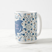 ZEN:Soft Blue & White Serenity Customizable Kaffeetasse (VorderseiteRechts)
