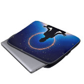 Zen unter Sternen: Kosmische Meditation Laptopschutzhülle (Vorne Knopf)