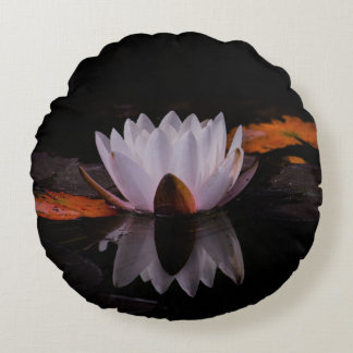 Zen White Lotus Blume Rundes Kissen
